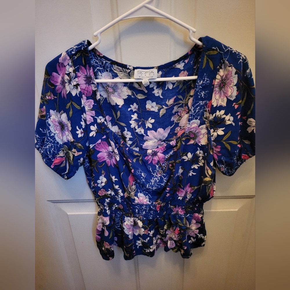 Sofia Jeans by Sofia Vergara Floral with Smocked Ruffle Short Sleeve Top Size M
